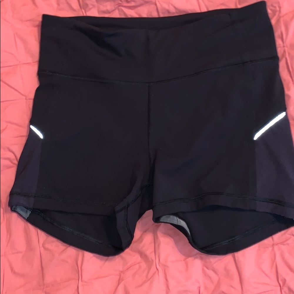 Lululemon smooth stride hot short 8 - Picture 4 of 8